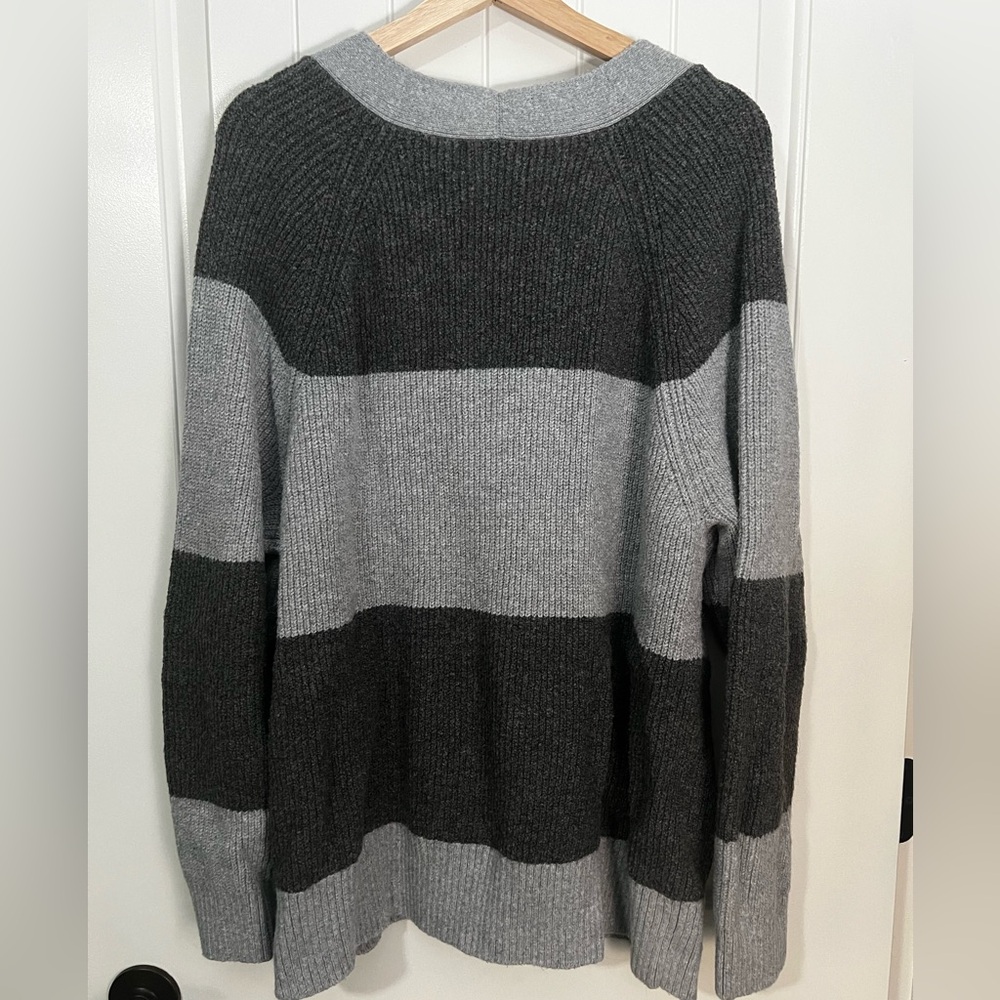 Thick & Cozy Old Navy Cardigan - Picture 2 of 4